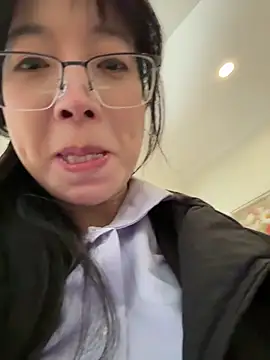 美女yourkeer在线直播