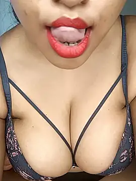 Webcam Model (sex-withcouple)  is live.Free join now!