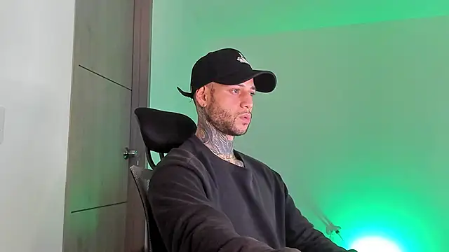 _jamesleandros1 - _jamesleandros1's free webcam - UK Sex Cams