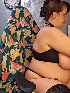 AvaSquirtMilf webcam