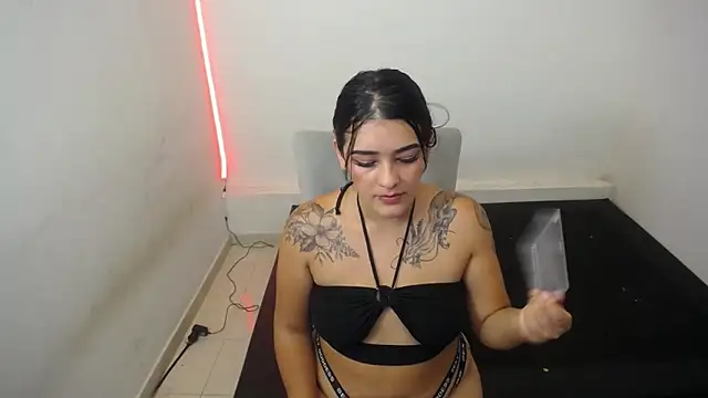 naomy_reiden - Naomy_Reiden's free webcam