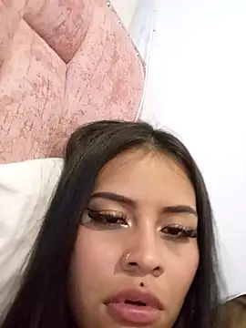 cloe_pink1 - Cloe_pink1's free webcam