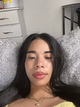 milleradhara24 - Milleradhara24's free webcam