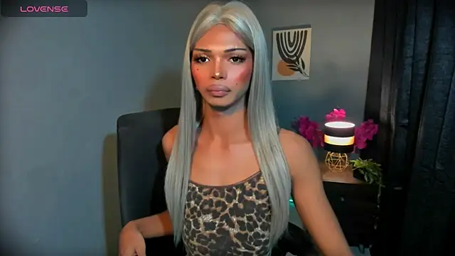 xellainecumslotx - XEllaineCumsLotx's free webcam