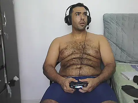 Live sex cam of AlphaLatinoBear