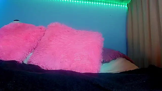 nikollthoms - NikollThoms's free webcam - UK Sex Cams