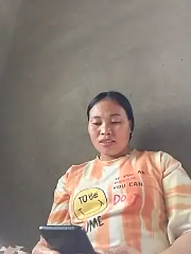 Maikha08 webcam stripchat model stream image