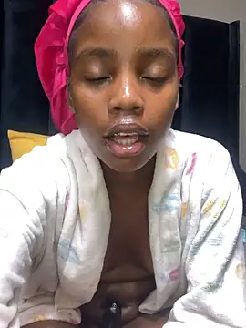 littlebunny33 - Littlebunny33's free webcam - UK Sex Cams