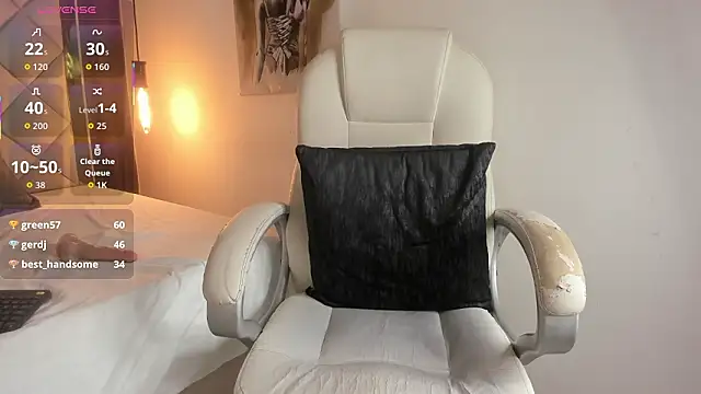 sophie_bloom__ (F teen) - 💕Fingering pussy💕