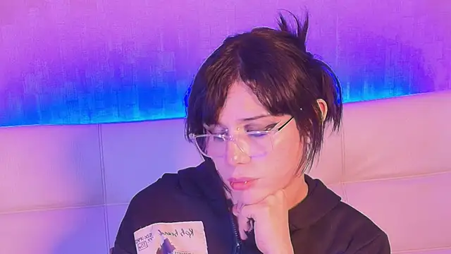 pixy_20 - Pixy_20's free webcam - UK Sex Cams