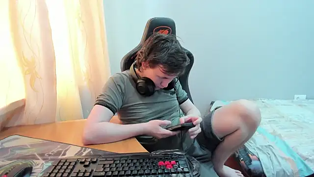 iliaskrislove - Iliaskrislove's free webcam - UK Sex Cams