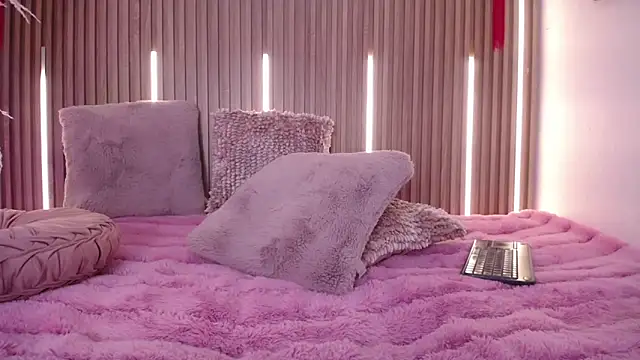 myladreams - MylaDreams's free webcam - UK Sex Cams