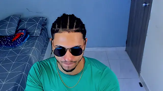 kris_khalifa69 - Kris_Khalifa69's free webcam - UK Sex Cams