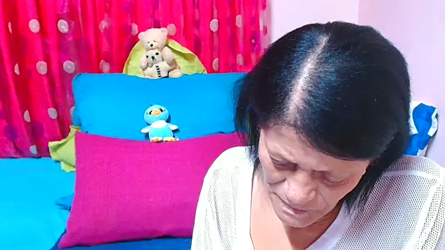 sluttyroxy - SLUTTYROXY's free webcam - UK Sex Cams