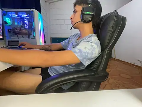 Max_TheHorseDick's live cam