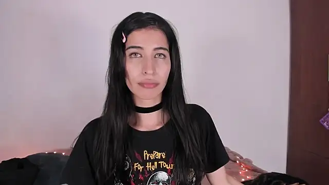 sophixoxo - Sophixoxo's free webcam - UK Sex Cams