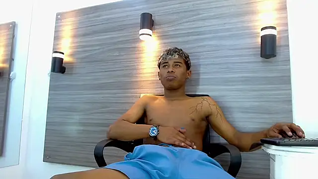 tonnymarck - TonnyMarck's free webcam - UK Sex Cams