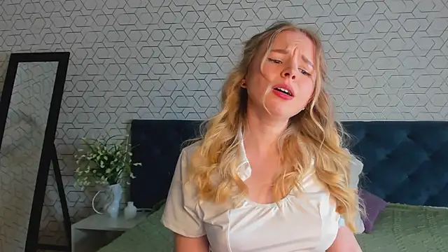 linda__bloom - Linda__Bloom's free webcam - UK Sex Cams