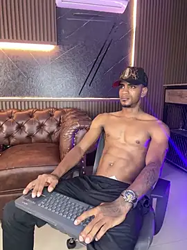 AaronCruz_'s live cam