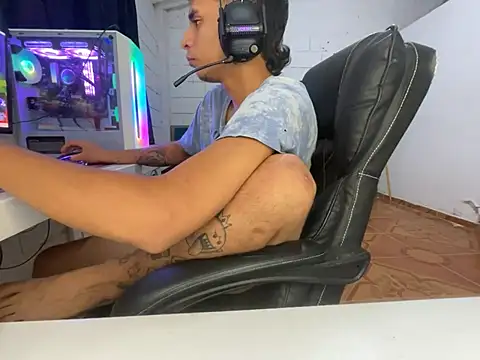 Max_TheHorseDick's live cam