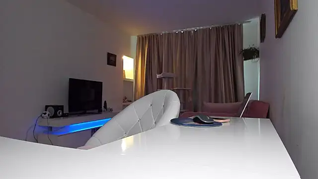 xqueenyasmine - Xqueenyasmine's free webcam - UK Sex Cams