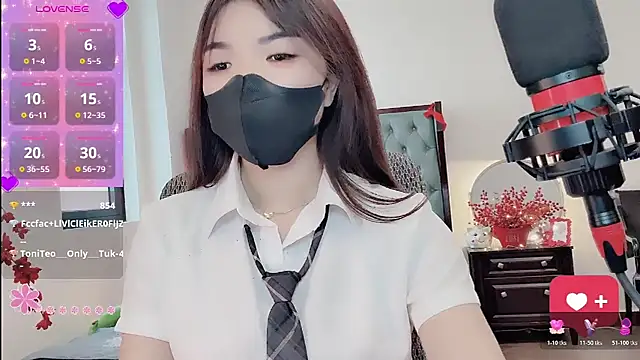 Caryln-Bun live sex cam