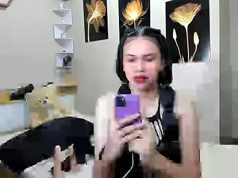 hugecelestina live sex cam