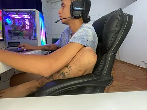 Max_TheHorseDick's live cam