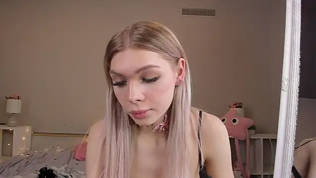 Blondy_Fina live sex cam