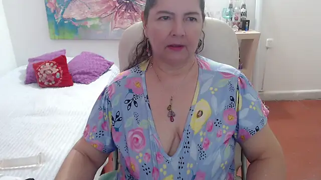 leonela_69 - Leonela_69's free webcam - UK Sex Cams