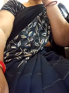 indianhotwife639 Live Webcam on Stripchat