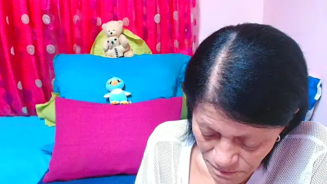 sluttyroxy - SLUTTYROXY's free webcam - UK Sex Cams