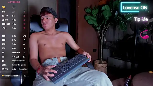 isaac_grimm - Isaac_grimm's free webcam - UK Sex Cams