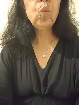 NakedMILFx live sex cam