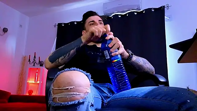 mightyaaron66 - MightyAaron66's free webcam - UK Sex Cams