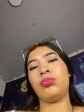 itze_mua - Itze_Mua's free webcam - UK Sex Cams