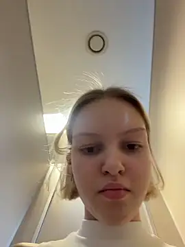 ashleymur (F teen) - finger in pussy