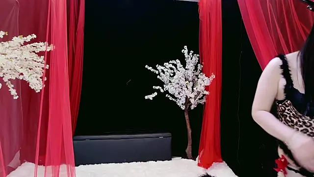 美女Banana-Milk69在线直播