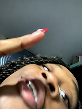 EscorpiLeoncita live sex cam