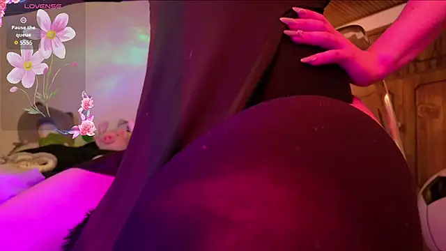 yuri_stars - Yuri_Stars's free webcam - UK Sex Cams