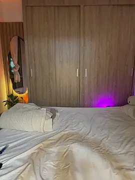 Webcam Model (Karyrios)  is live.Free join now!