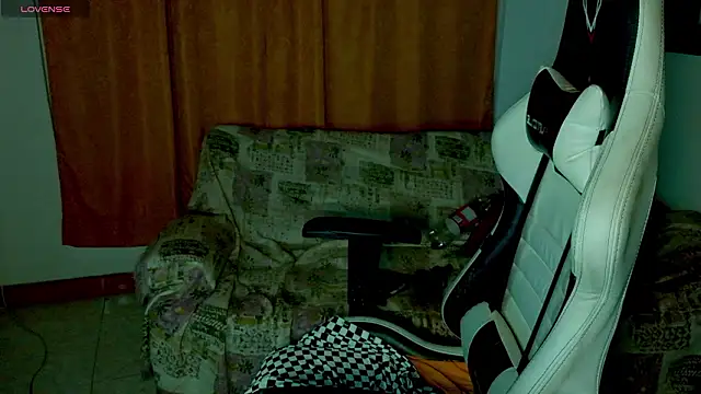 milk_hot_mafe (F young) - open pussy