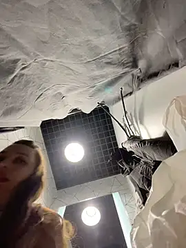 LeiaMood live sex cam