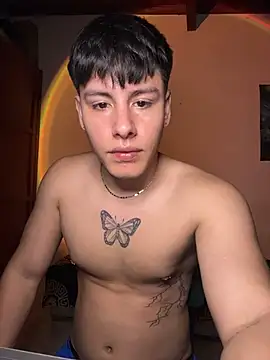 12krizia3 - 12krizia3's free webcam - UK Sex Cams