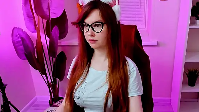 CarolGiggly live sex cam