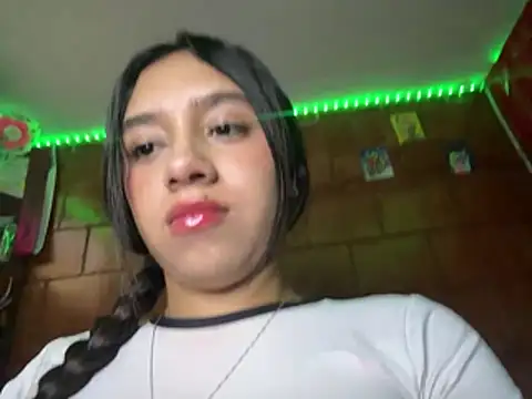 lulu_ag (G teen) - Show ass + oil