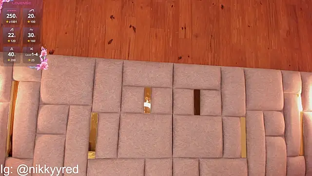 nikky_red_ - Nikky_Red_'s free webcam - UK Sex Cams