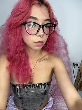 valen-foxx1 - Valen-Foxx1's free webcam - UK Sex Cams