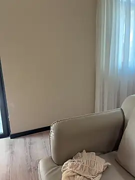 美女Selenaaaaa-在线直播