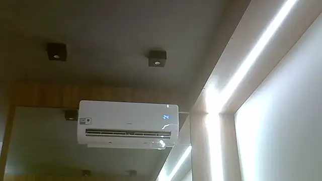 skinnykitten - SkinnyKitten's free webcam - UK Sex Cams